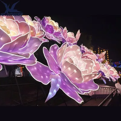 Цветен копринен фенер